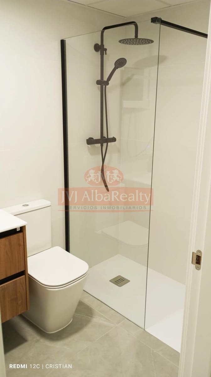 Piso de 2 habitaciones en Albacete ciudad en alquiler - 800 € (Ref: 9843612)