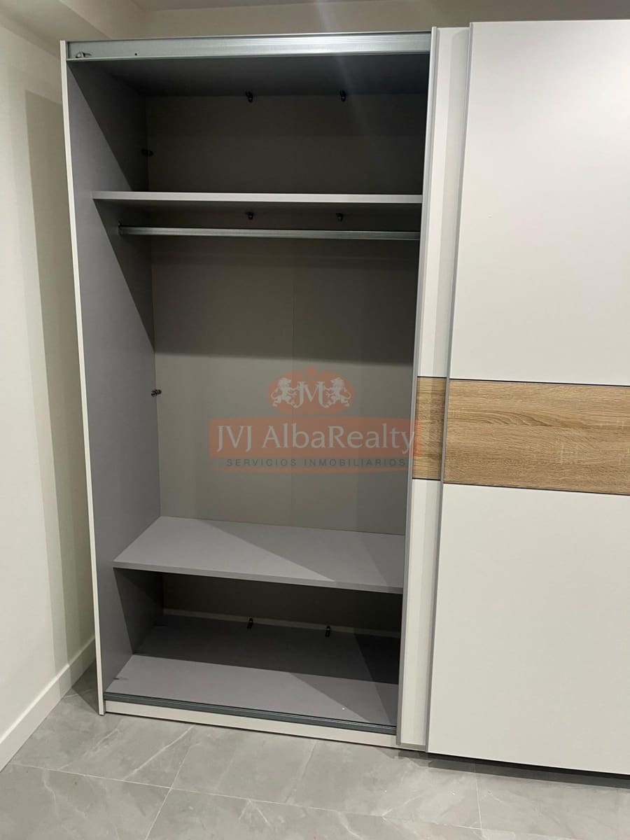 Piso de 2 habitaciones en Albacete ciudad en alquiler - 800 € (Ref: 9843612)