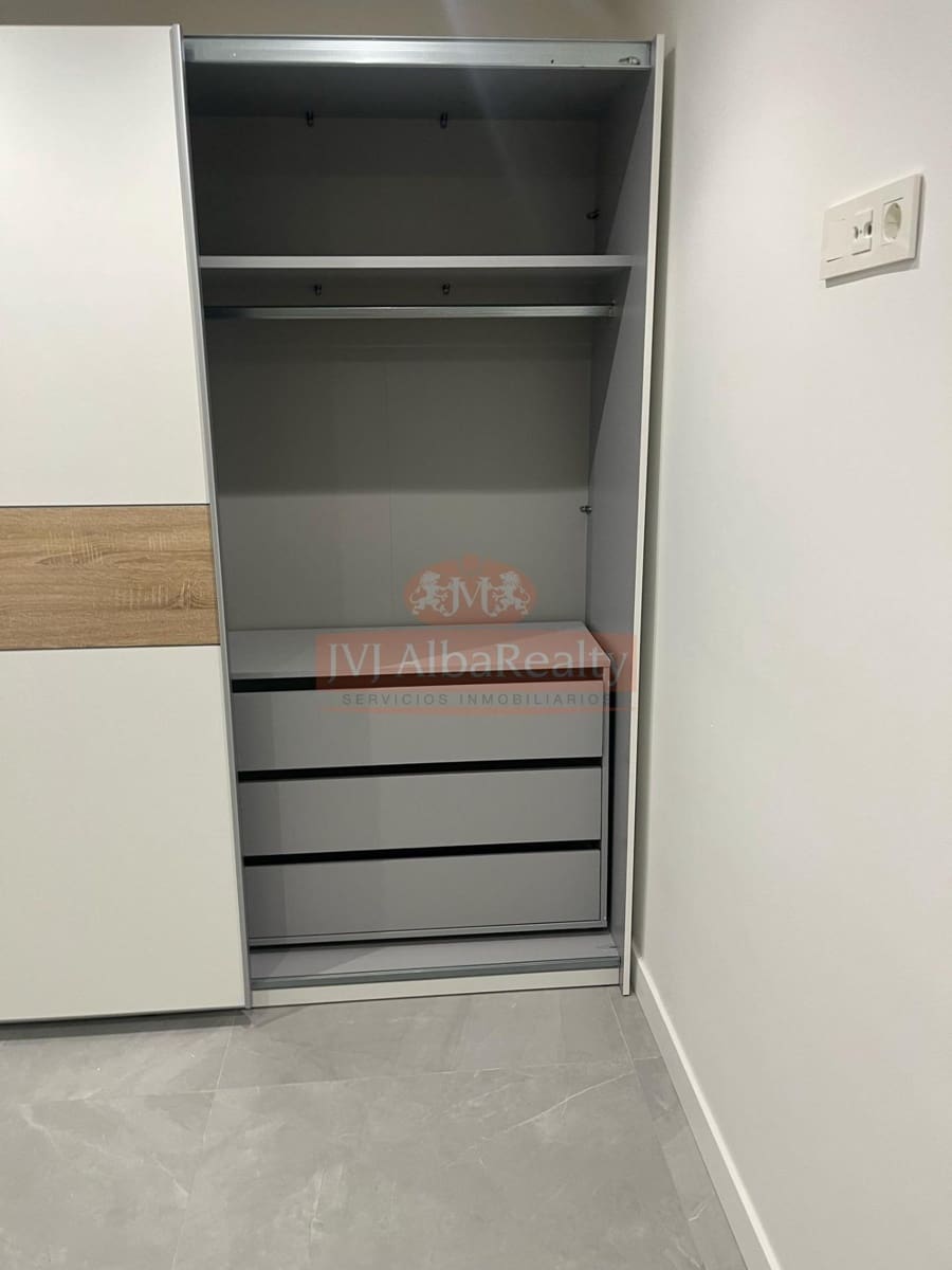 Piso de 2 habitaciones en Albacete ciudad en alquiler - 800 € (Ref: 9843612)