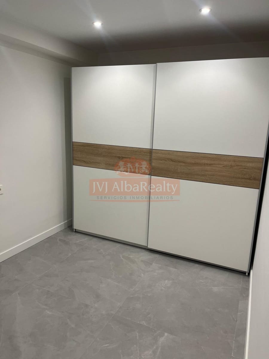 Piso de 2 habitaciones en Albacete ciudad en alquiler - 800 € (Ref: 9843612)