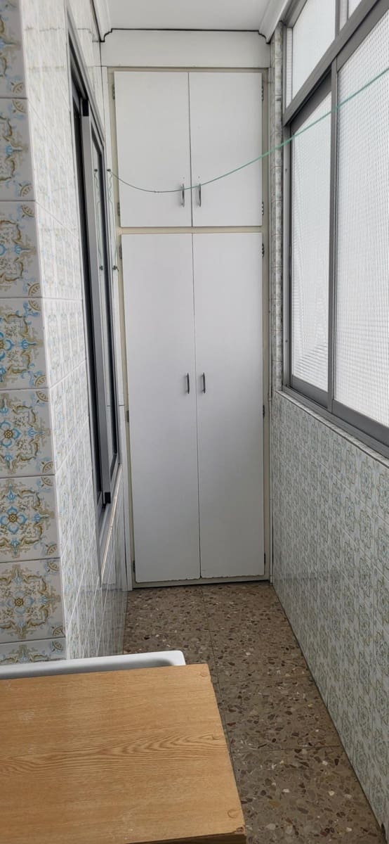 3 bedroom Flat for rent in Albacete city with garage - € 900 (Ref: 9876535)