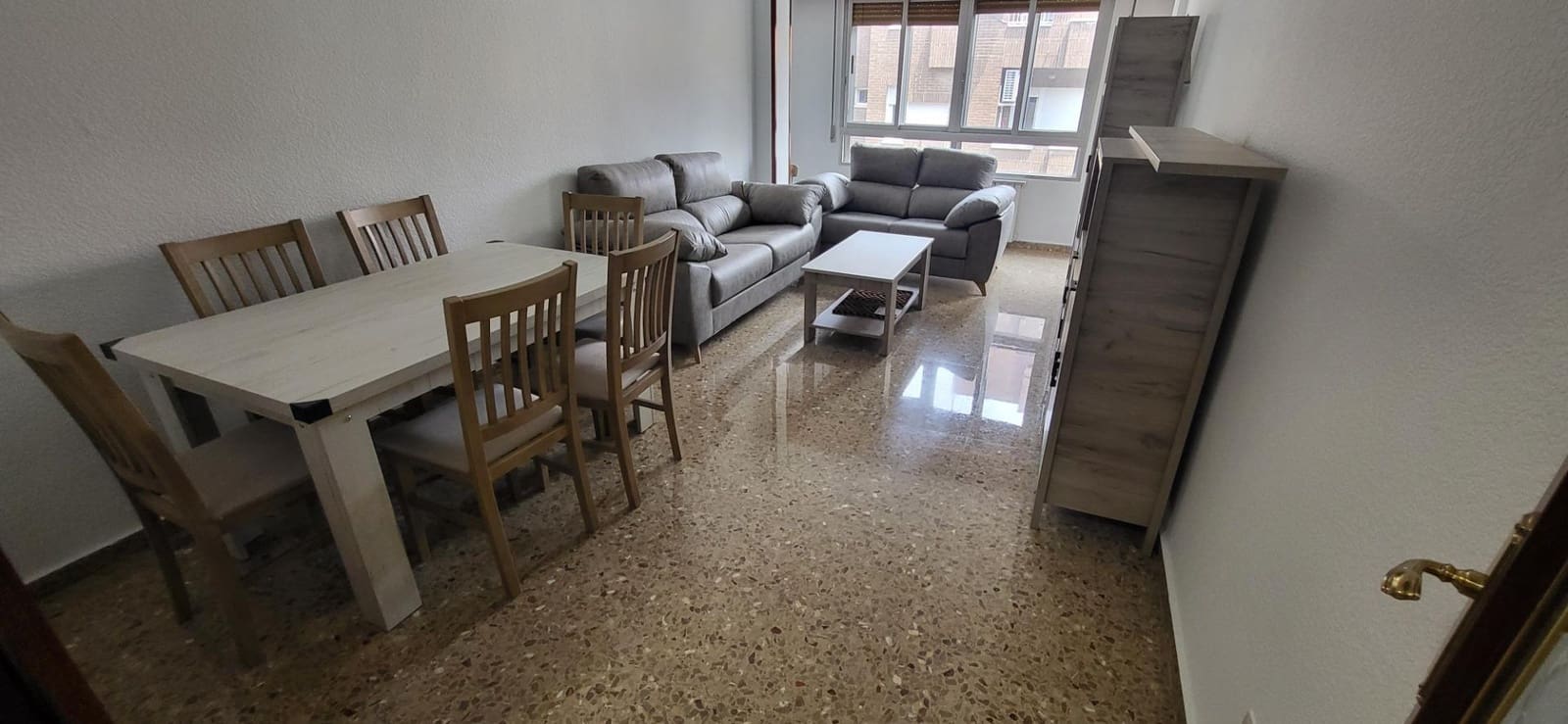 3 bedroom Flat for rent in Albacete city with garage - € 900 (Ref: 9876535)