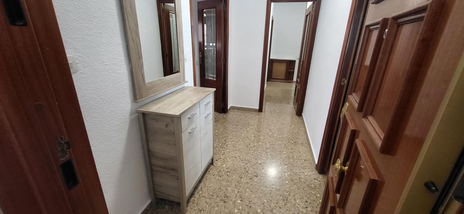 3 bedroom Flat for rent in Albacete city with garage - € 900 (Ref: 9876535)