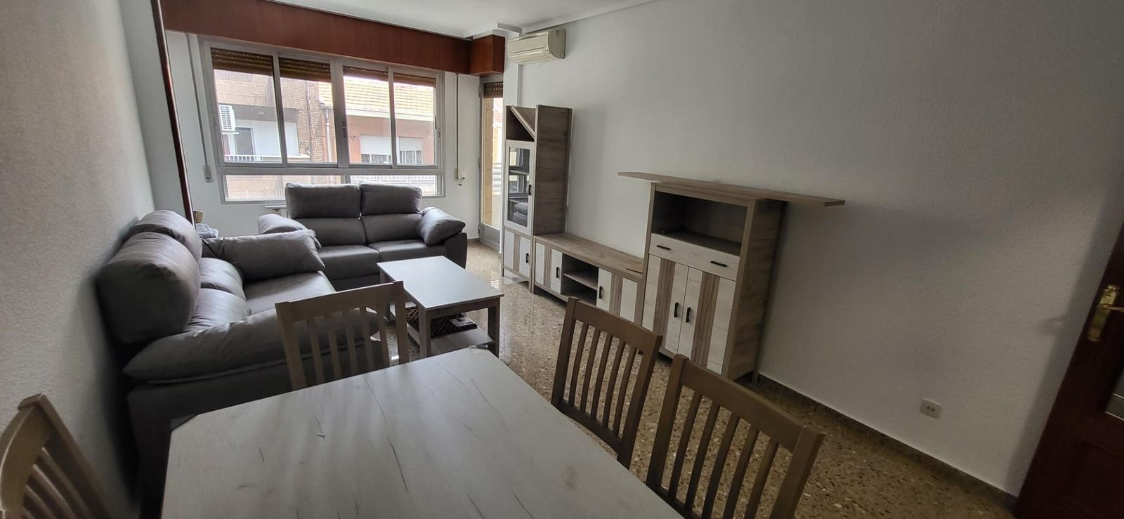 3 bedroom Flat for rent in Albacete city with garage - € 900 (Ref: 9876535)