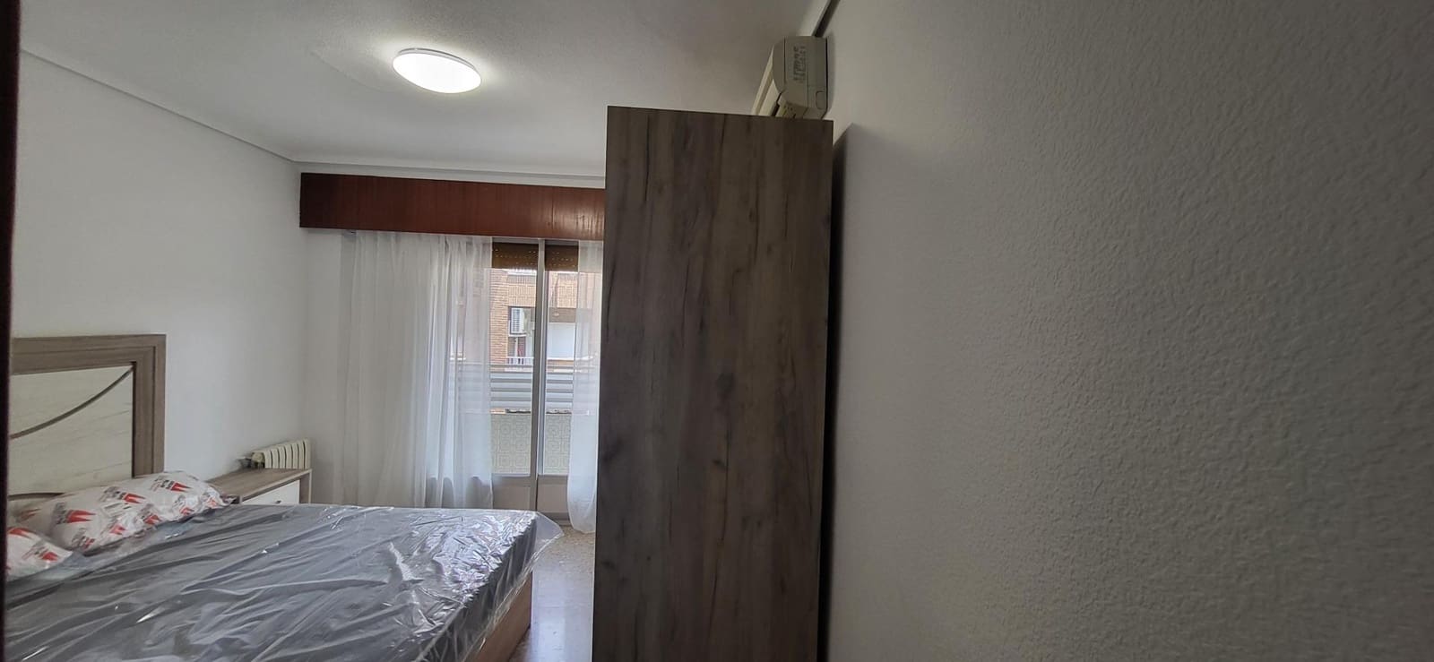 3 bedroom Flat for rent in Albacete city with garage - € 900 (Ref: 9876535)