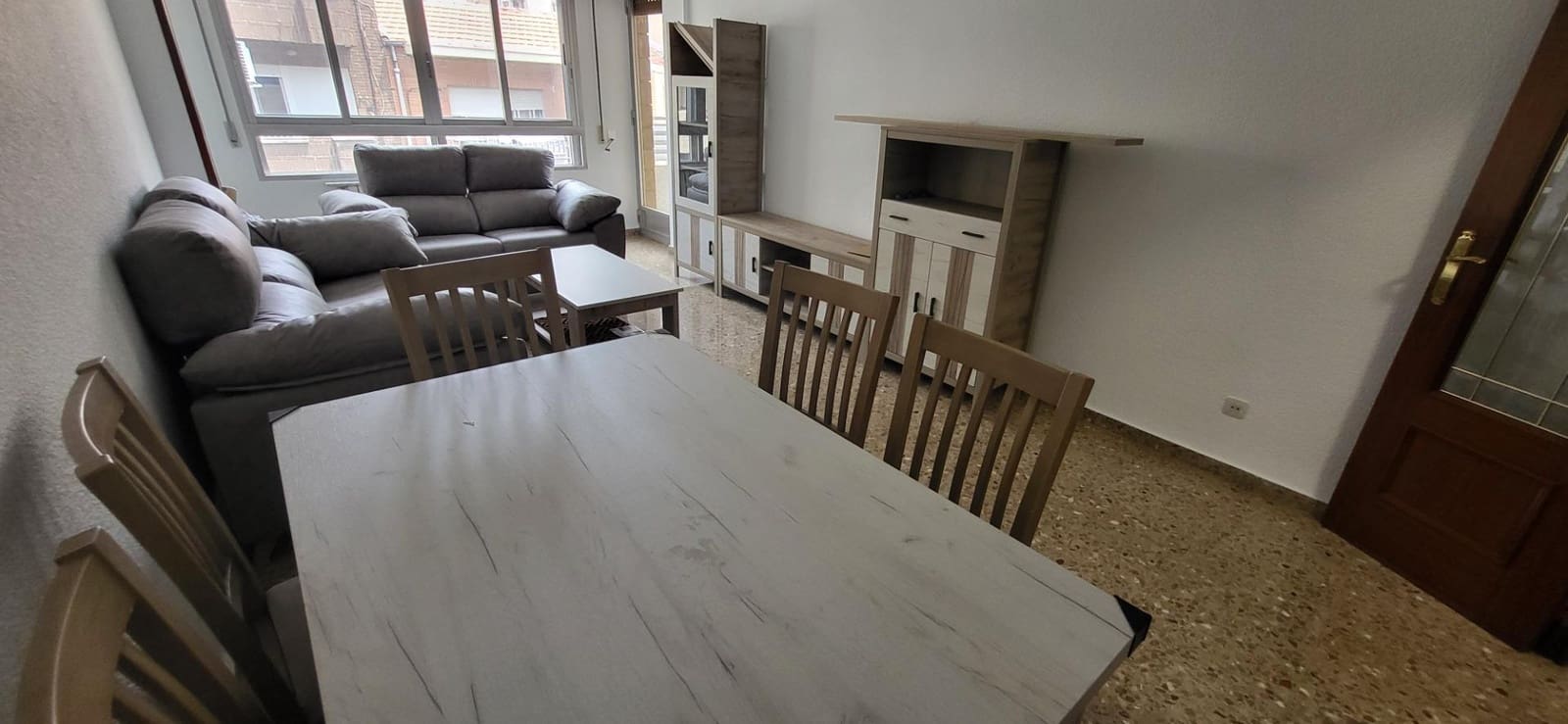 3 bedroom Flat for rent in Albacete city with garage - € 900 (Ref: 9876535)
