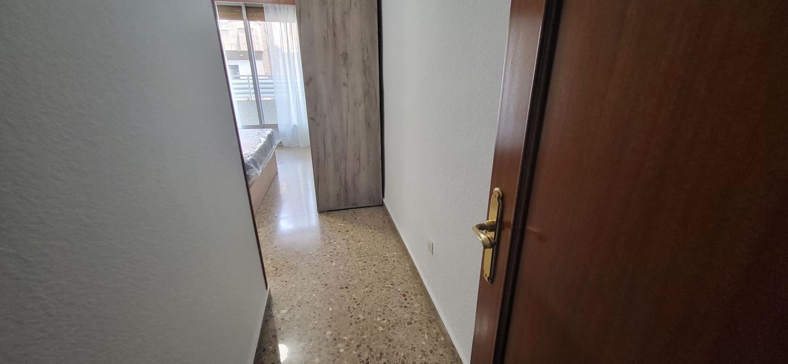 3 bedroom Flat for rent in Albacete city with garage - € 900 (Ref: 9876535)
