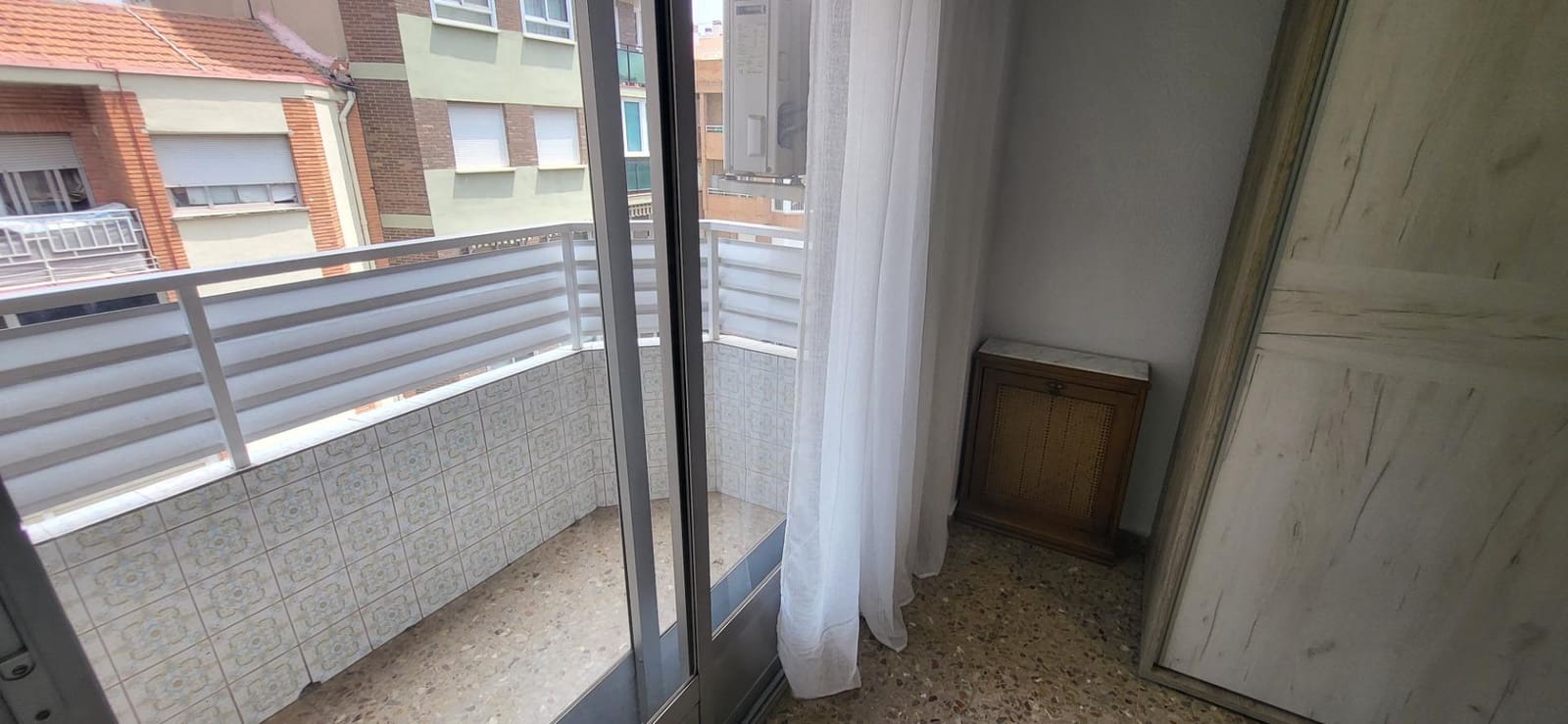 3 bedroom Flat for rent in Albacete city with garage - € 900 (Ref: 9876535)