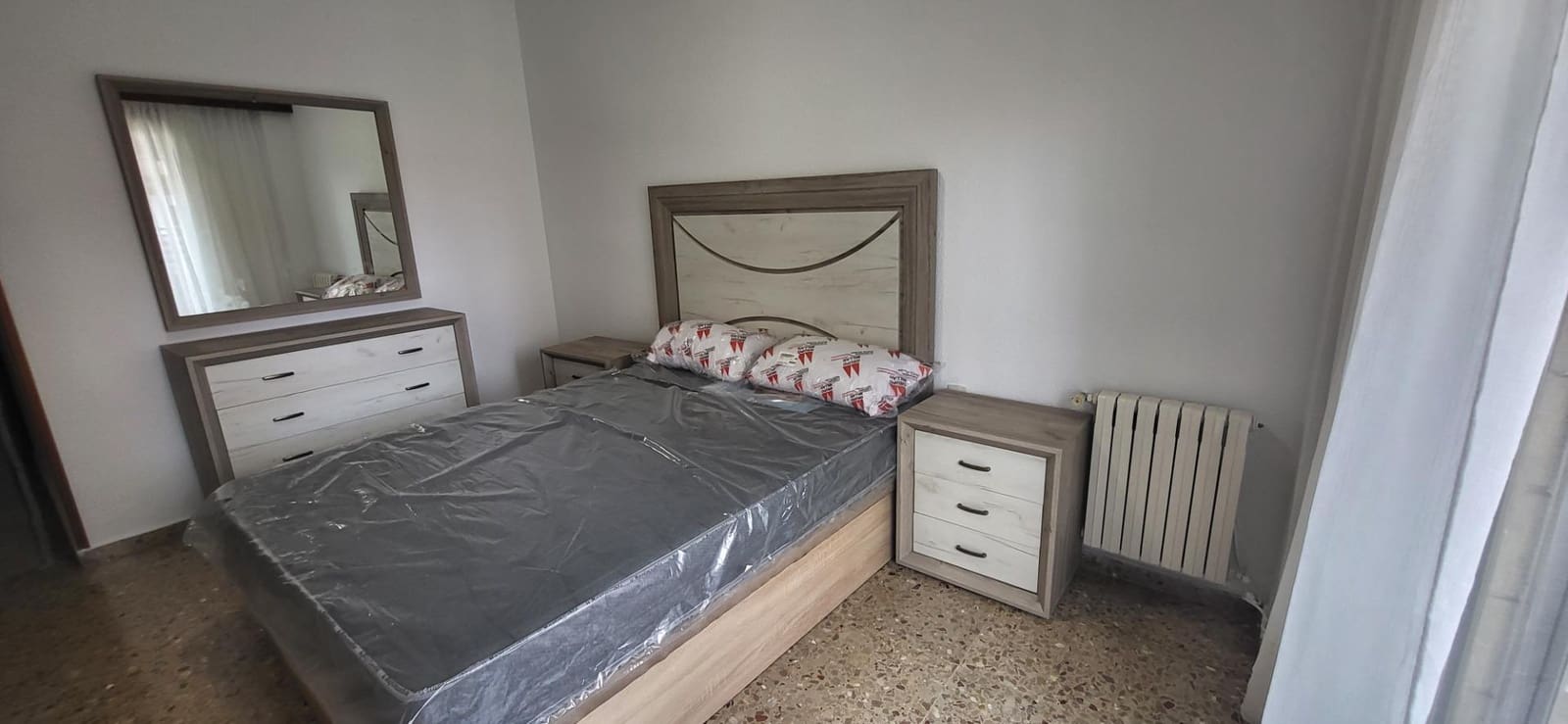 3 bedroom Flat for rent in Albacete city with garage - € 900 (Ref: 9876535)