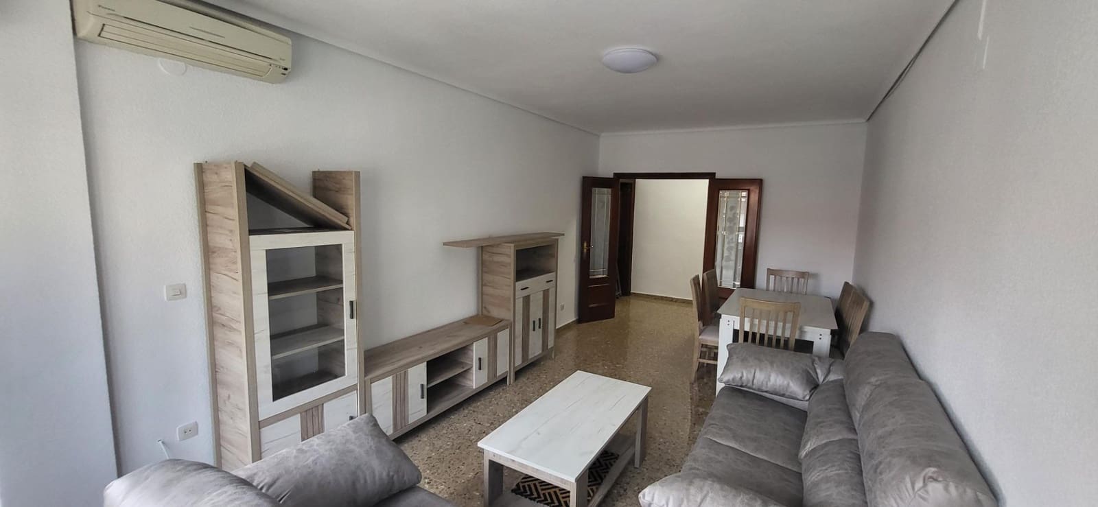 3 bedroom Flat for rent in Albacete city with garage - € 900 (Ref: 9876535)