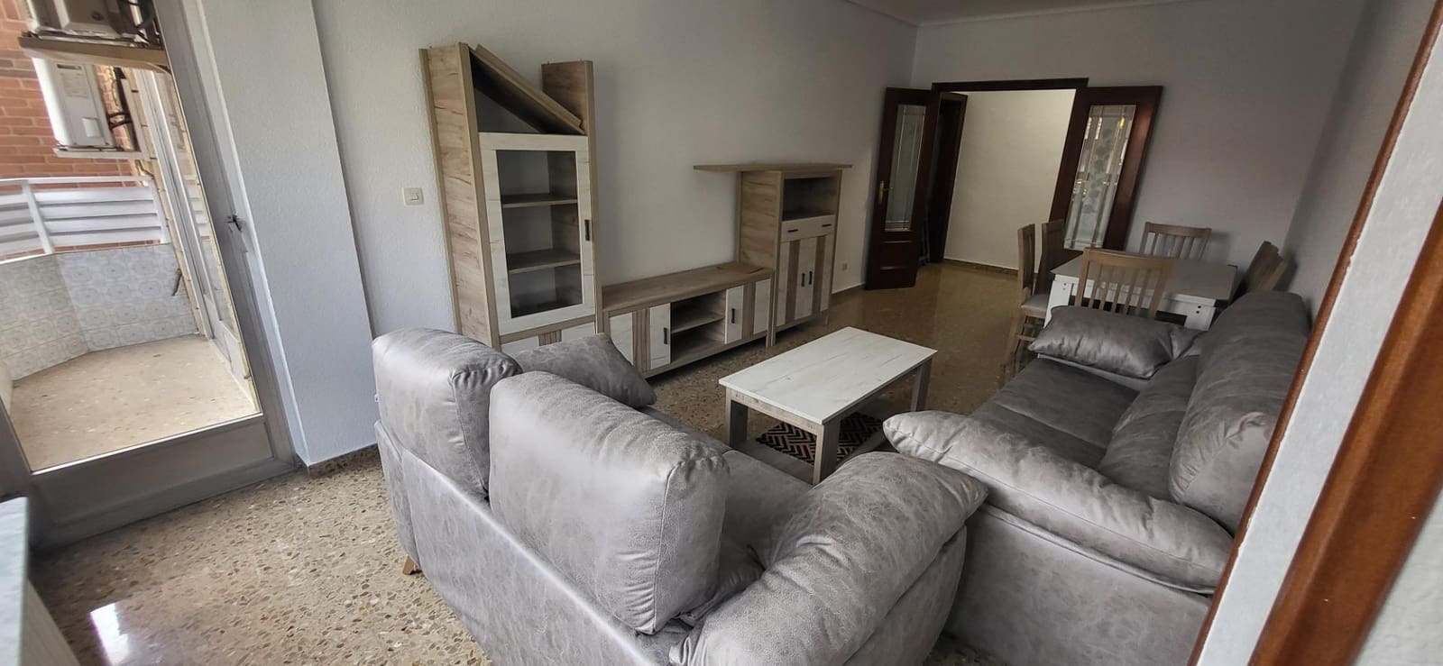 3 bedroom Flat for rent in Albacete city with garage - € 900 (Ref: 9876535)