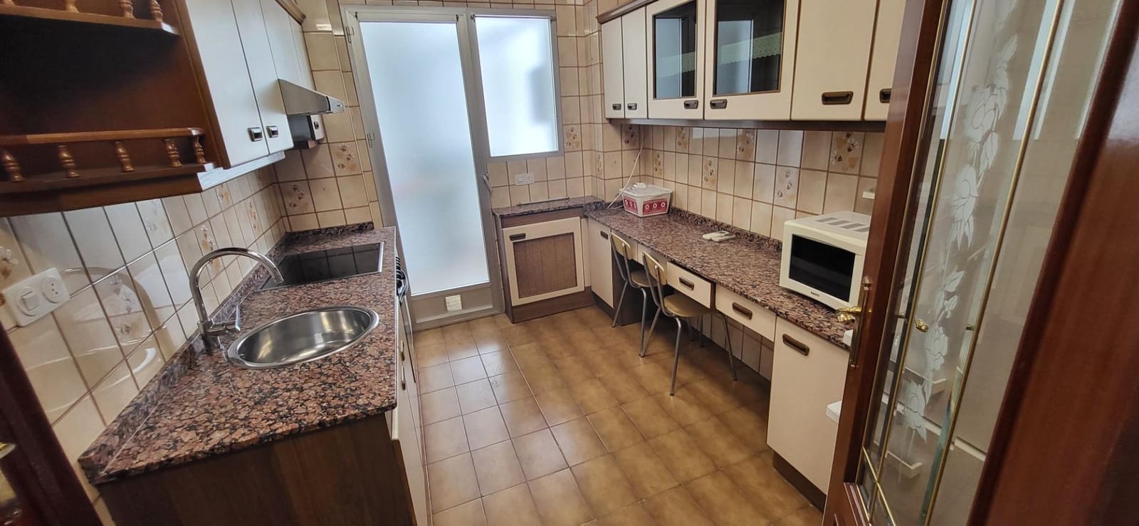 3 bedroom Flat for rent in Albacete city with garage - € 900 (Ref: 9876535)