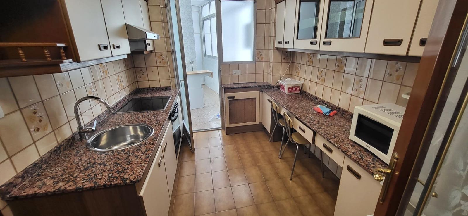 3 bedroom Flat for rent in Albacete city with garage - € 900 (Ref: 9876535)