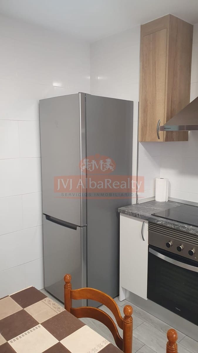 4 bedroom Flat for rent in Albacete city - € 1,200 (Ref: 9878970)