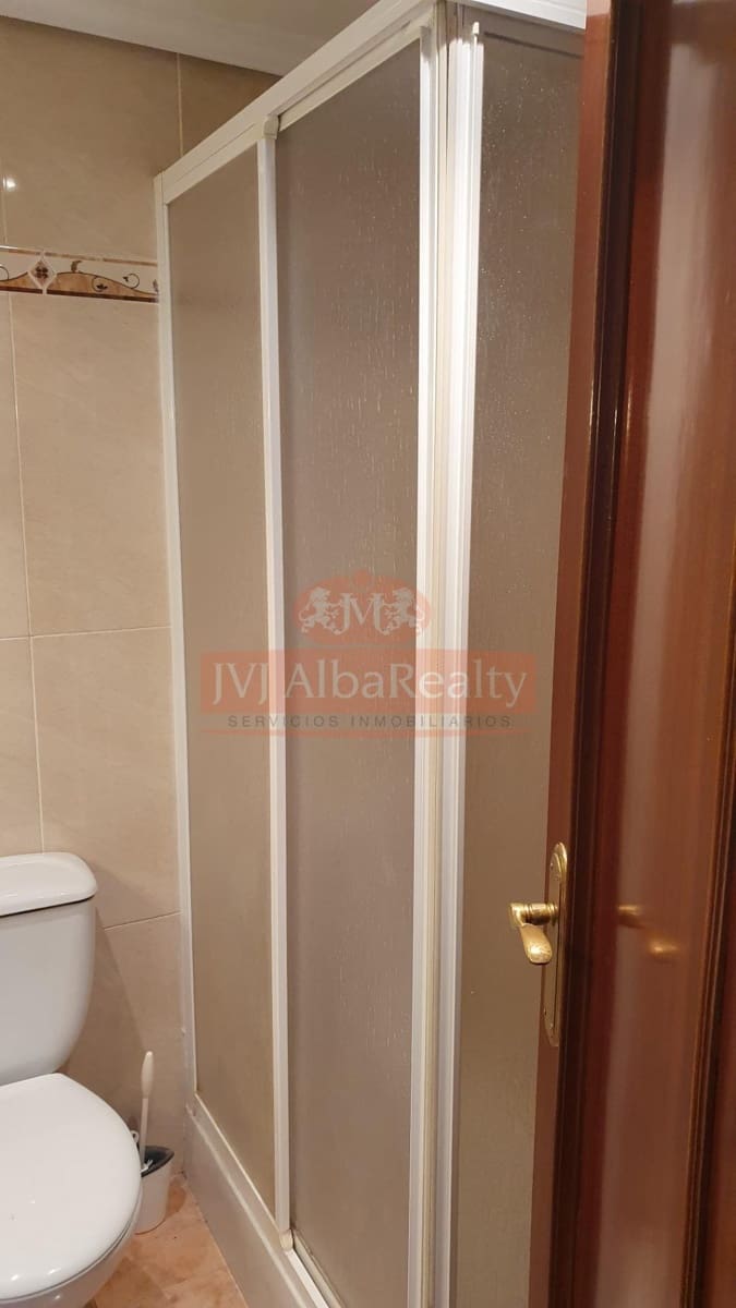 4 bedroom Flat for rent in Albacete city - € 1,200 (Ref: 9878970)