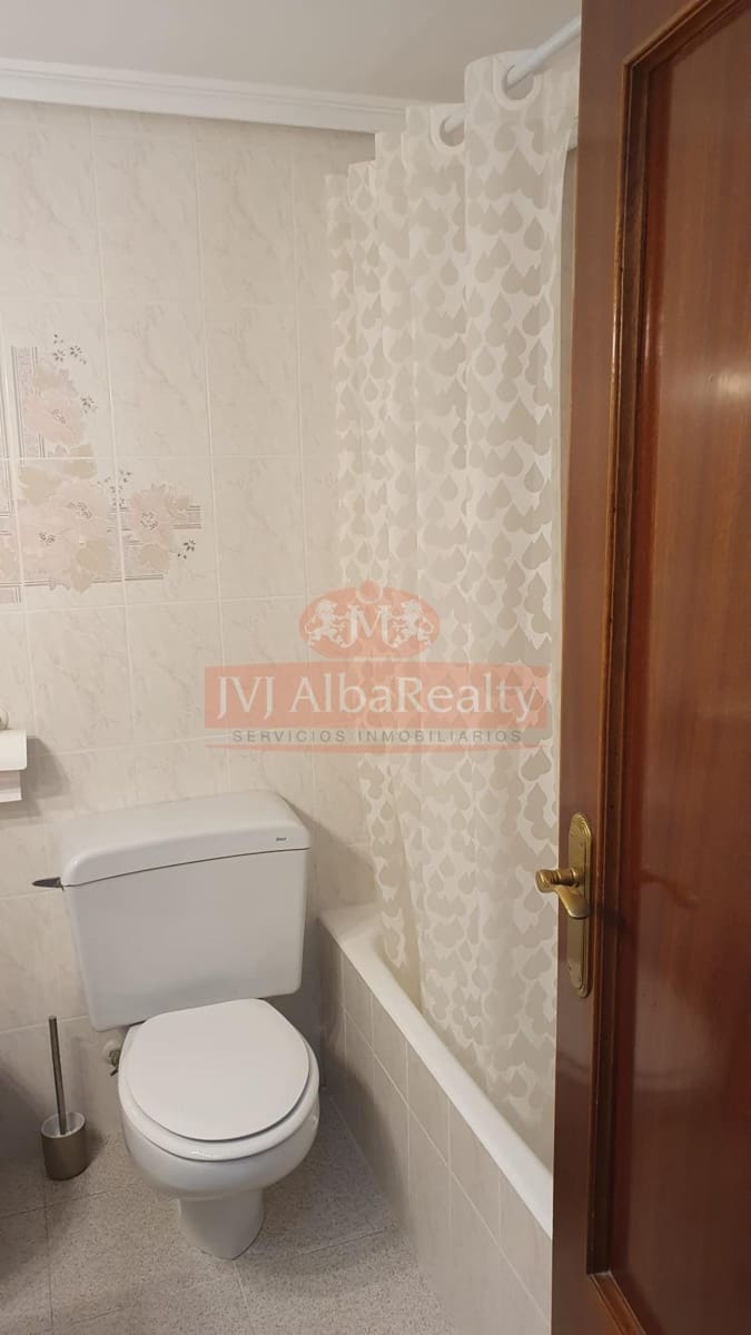 4 bedroom Flat for rent in Albacete city - € 1,200 (Ref: 9878970)