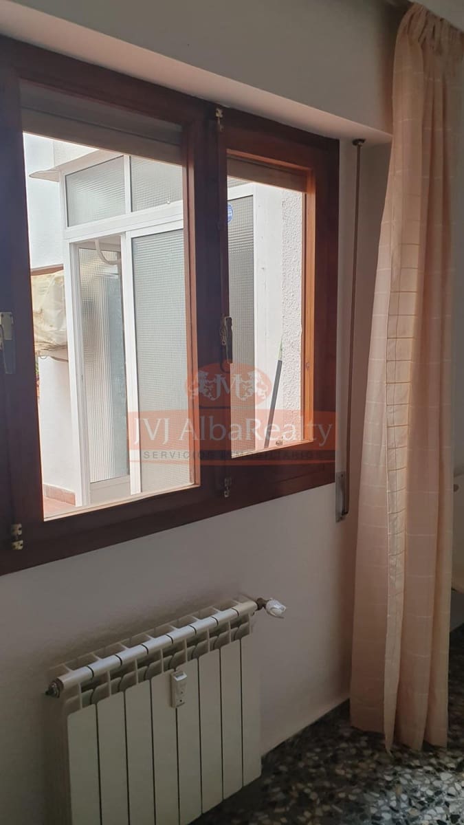 4 bedroom Flat for rent in Albacete city - € 1,200 (Ref: 9878970)