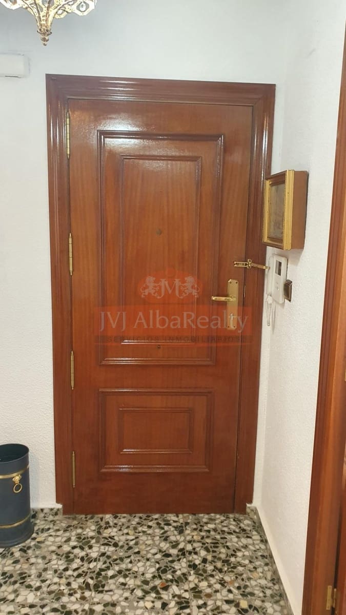 4 bedroom Flat for rent in Albacete city - € 1,200 (Ref: 9878970)