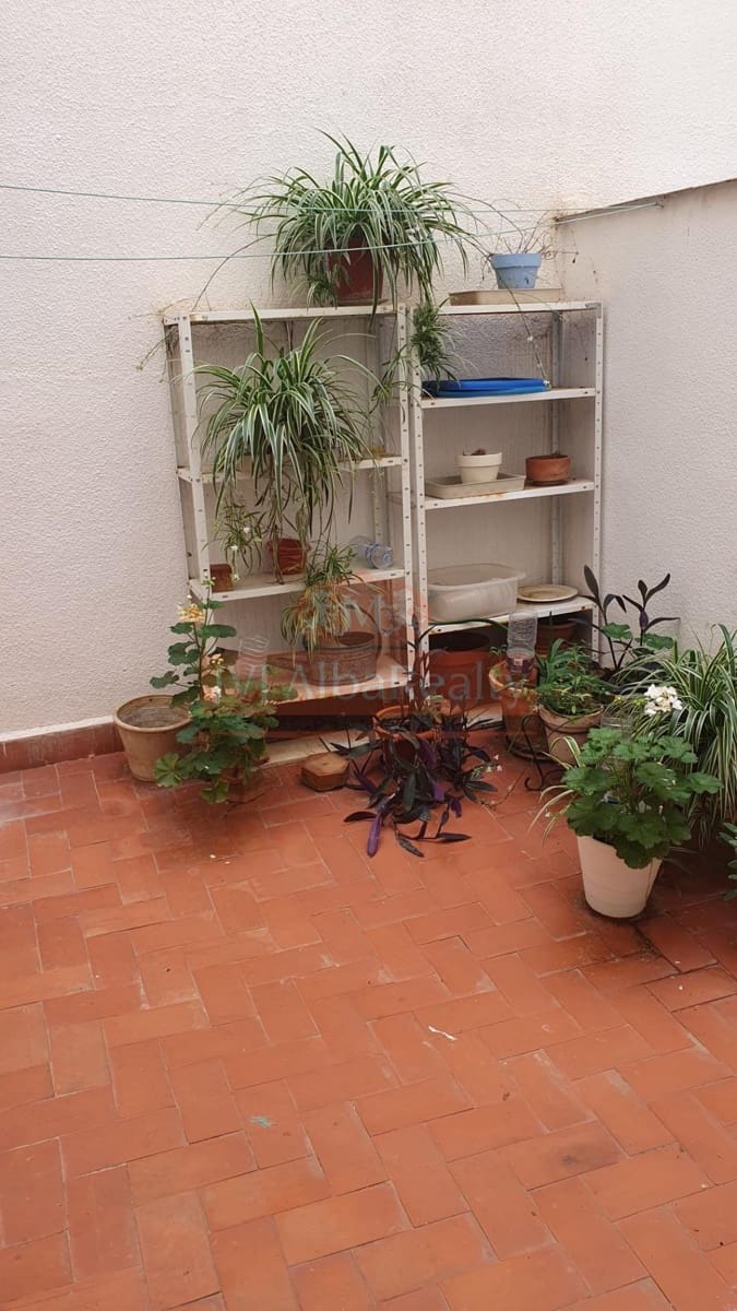 4 bedroom Flat for rent in Albacete city - € 1,200 (Ref: 9878970)