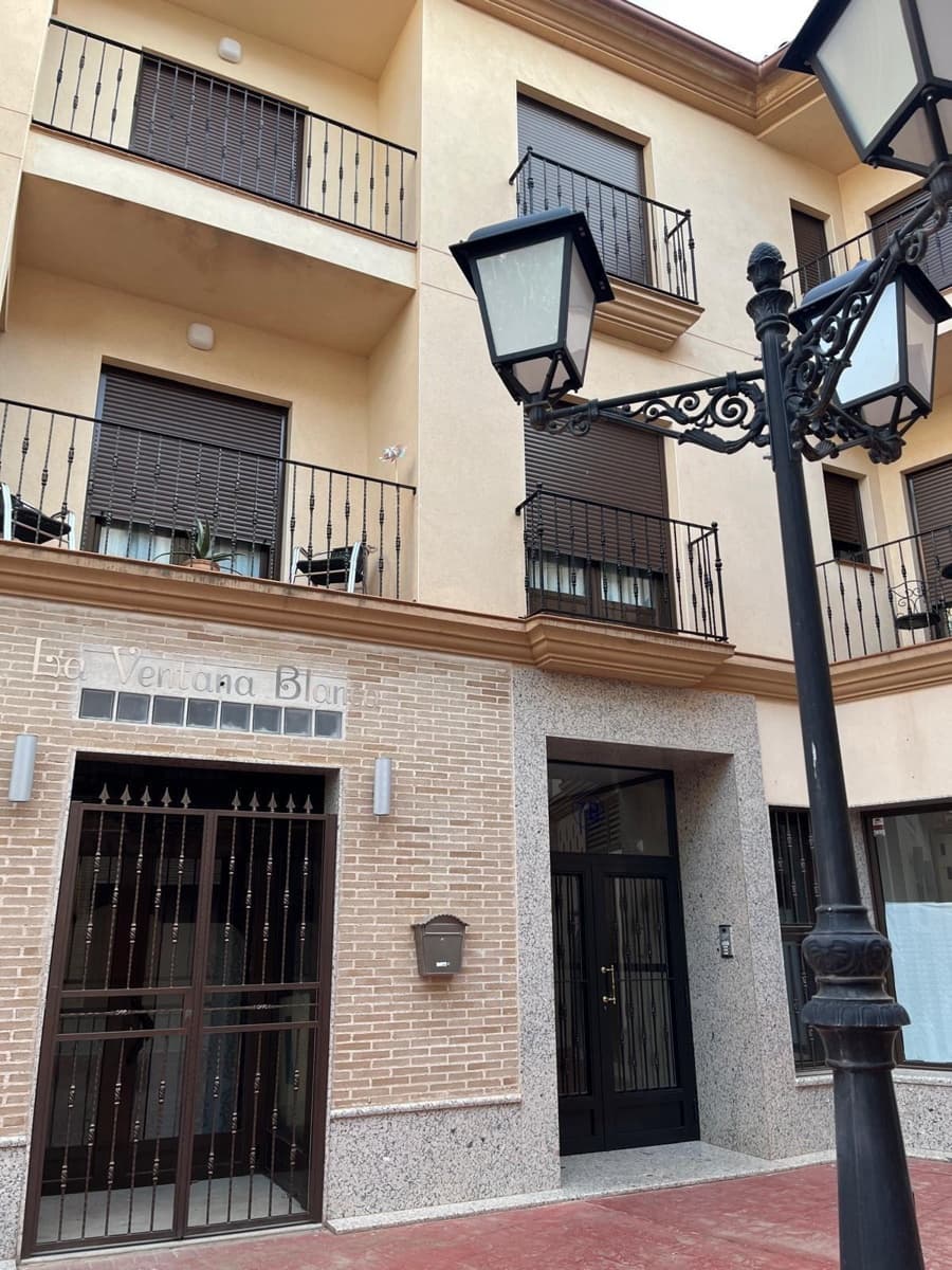 2 sovrum Lägenhet till salu i La Puebla de Almoradiel med garage - 120 000 € (Ref: 9892470)
