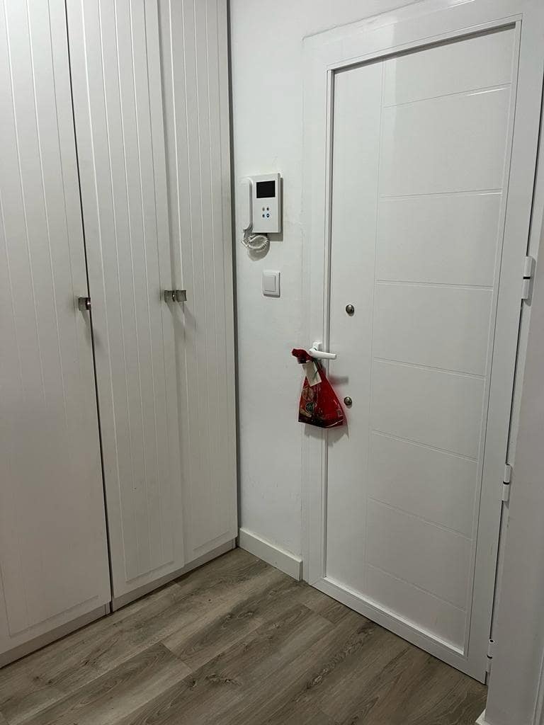 3 soveværelse Lejlighed til leje i Albacete by - € 750 (Ref: 9894003)