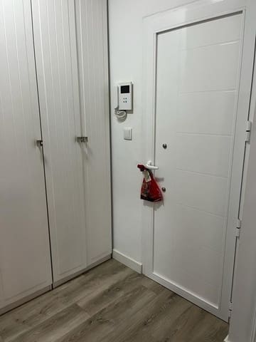 3 soveværelse Lejlighed til leje i Feria, Albacete by - € 750 (Ref: 9894003)