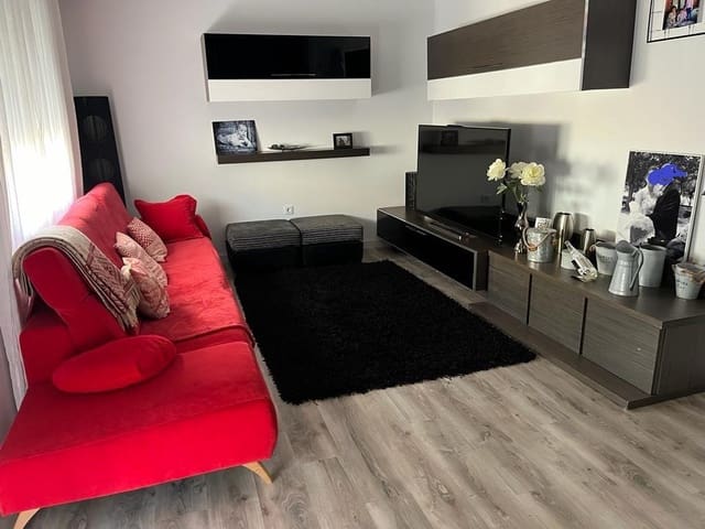 3 soveværelse Lejlighed til leje i Feria, Albacete by - € 750 (Ref: 9894003)