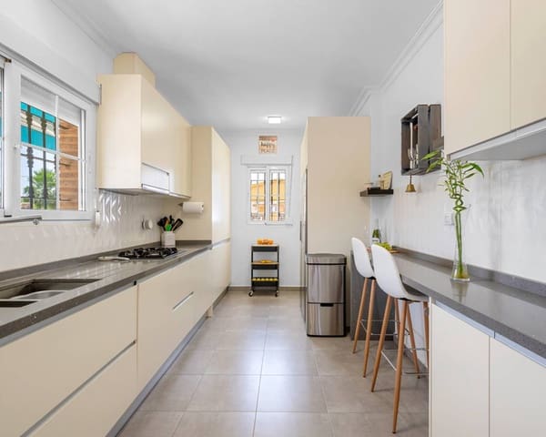 3 soveværelse Penthouse til salg i Catral med swimmingpool garage - € 430.000 (Ref: 9066154)