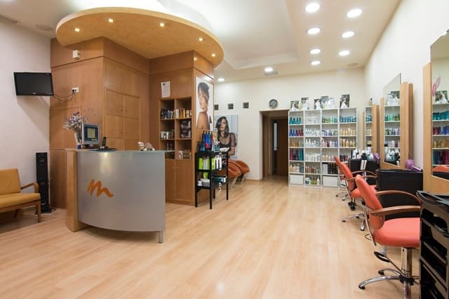 Commercial for sale in Centro, Granada city - € 195,000 (Ref: 6552483)