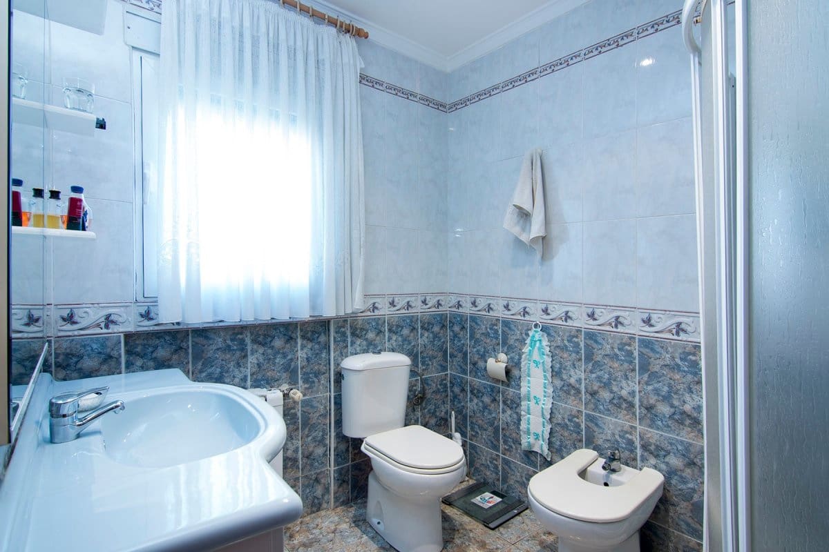 4 soveværelse Villa til salg i Huetor Santillan - € 290.000 (Ref: 6552619)