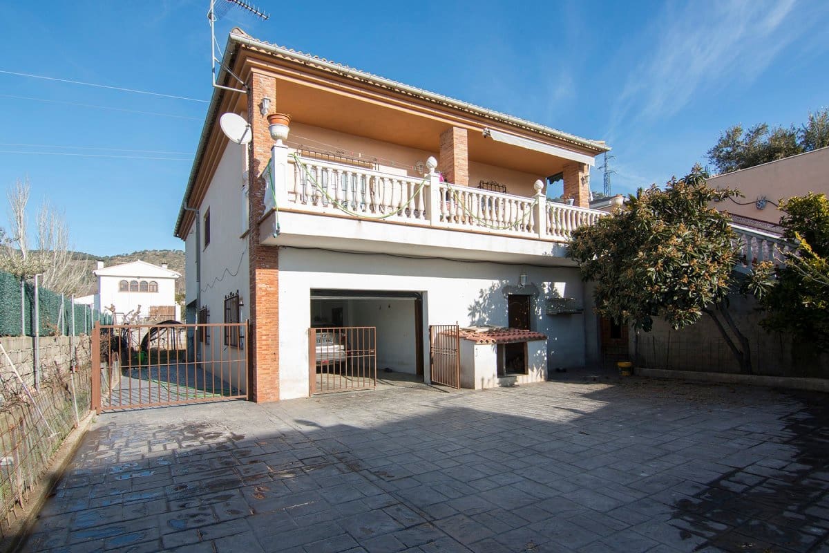 4 soveværelse Villa til salg i Huetor Santillan - € 290.000 (Ref: 6552619)