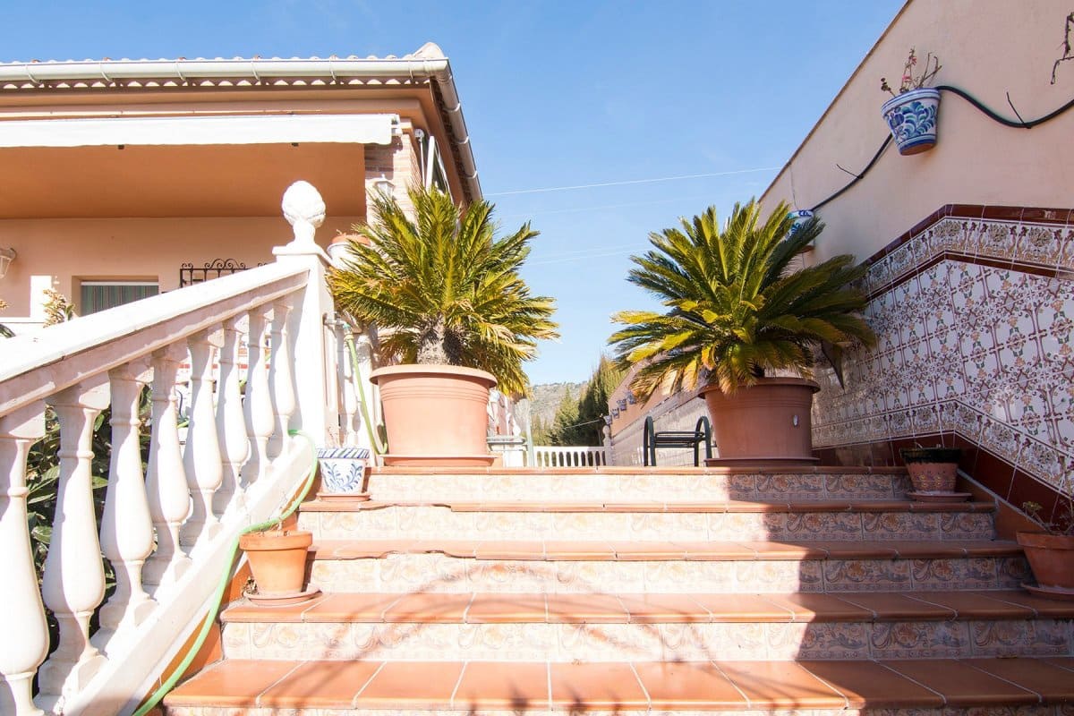 4 soveværelse Villa til salg i Huetor Santillan - € 290.000 (Ref: 6552619)