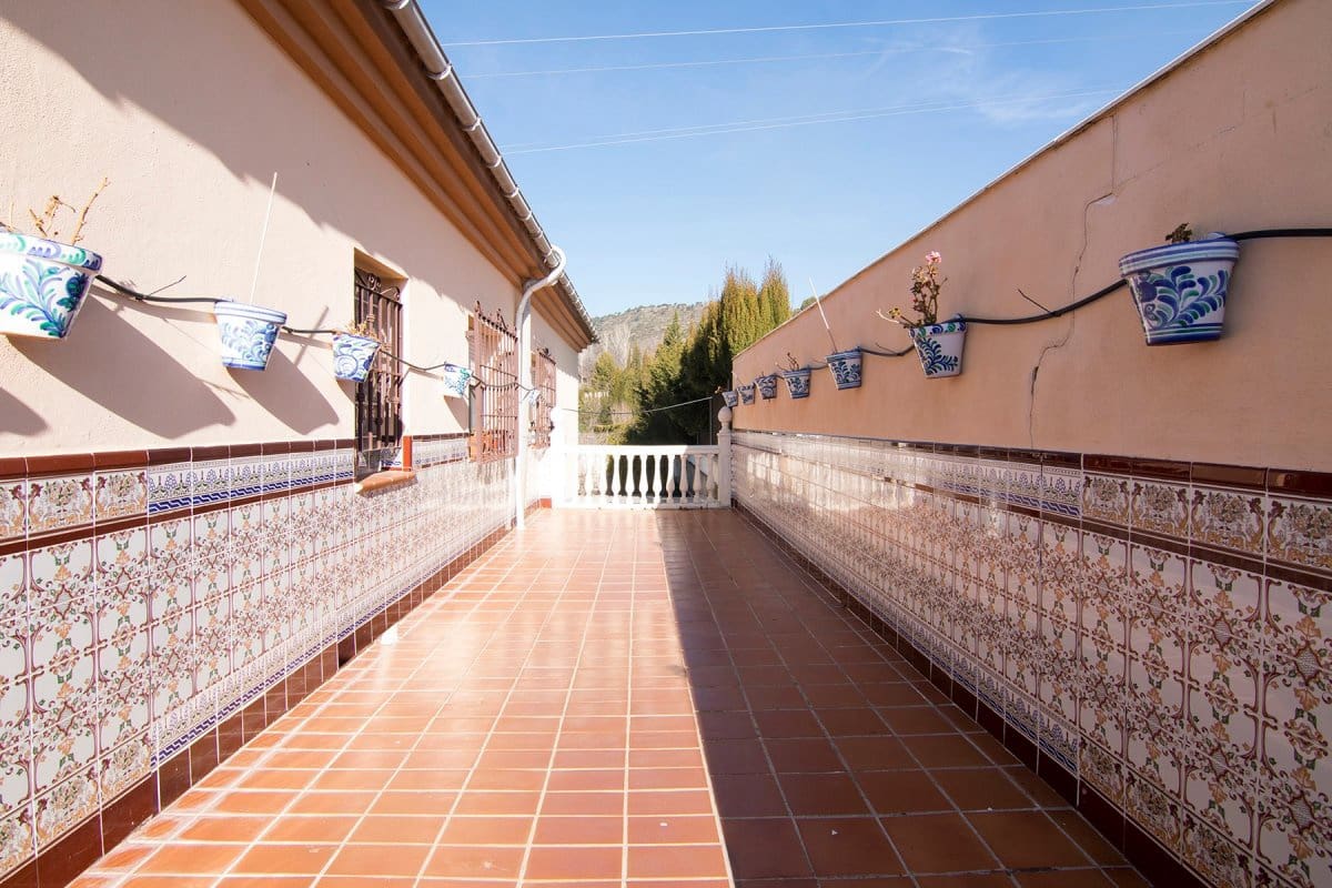 4 soveværelse Villa til salg i Huetor Santillan - € 290.000 (Ref: 6552619)