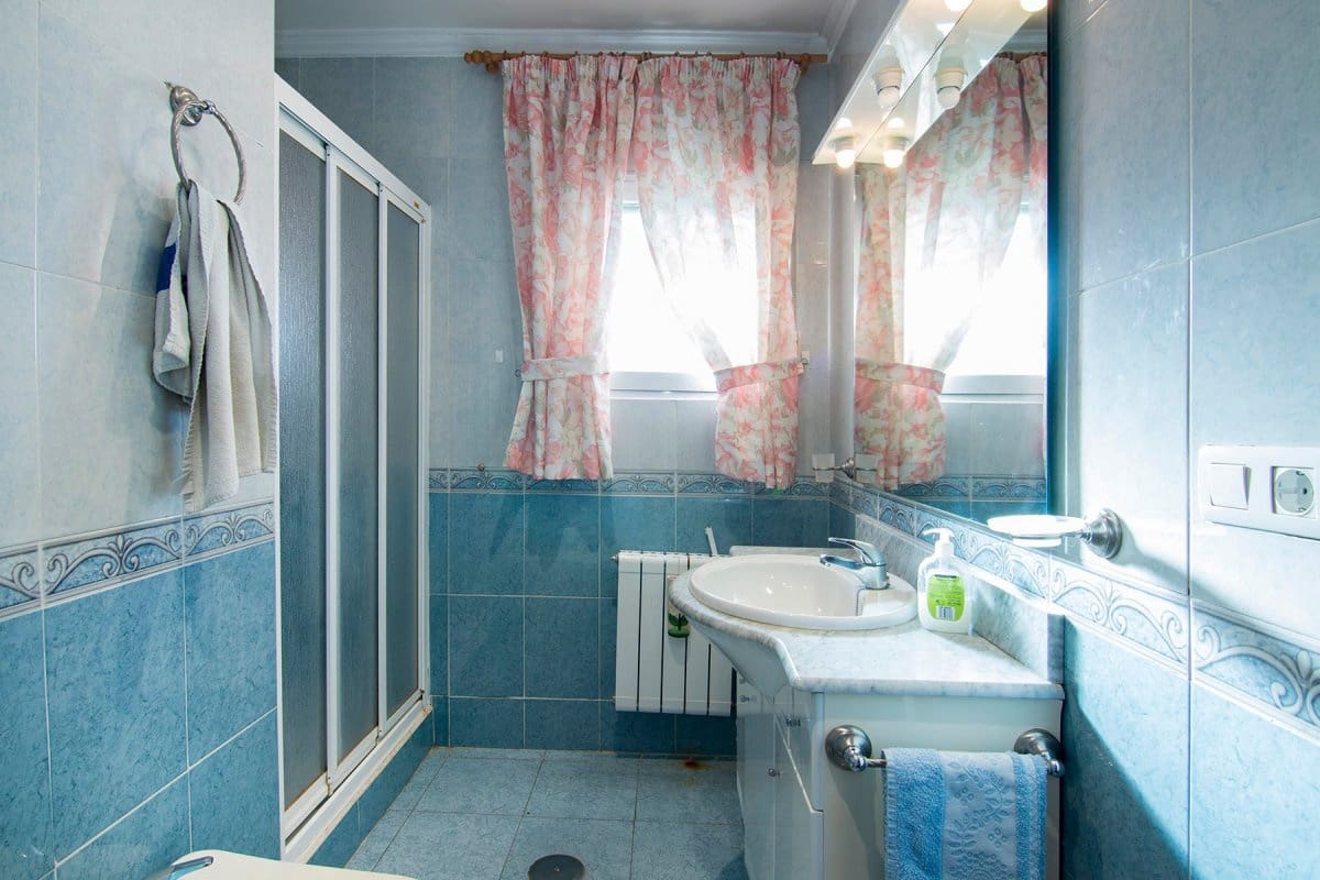 4 soveværelse Villa til salg i Huetor Santillan - € 290.000 (Ref: 6552619)