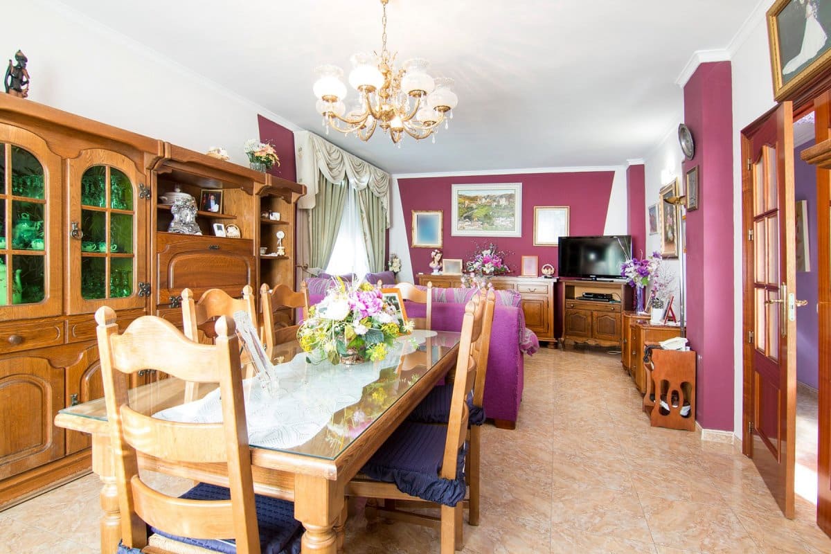 4 soveværelse Villa til salg i Huetor Santillan - € 290.000 (Ref: 6552619)