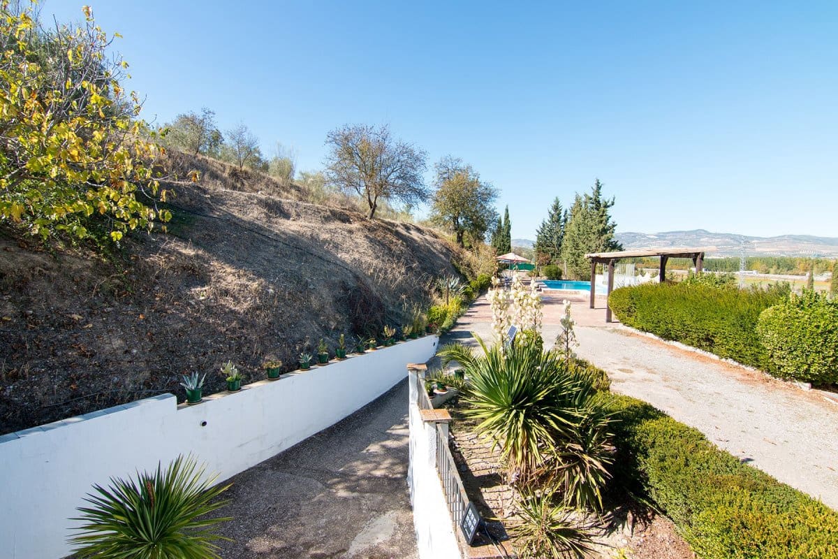 5 soverom Hotell til salgs i Huetor Tajar med svømmebasseng - € 450 000 (Ref: 6552742)