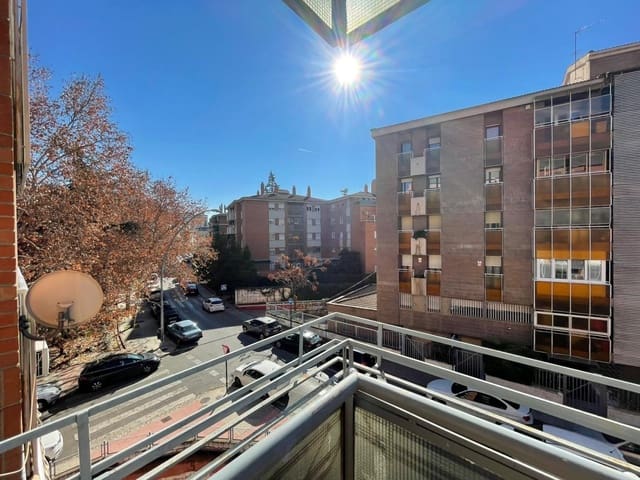 4 soverom Leilighet til leie i Granada by med garasje - € 1 200 (Ref: 6600874)