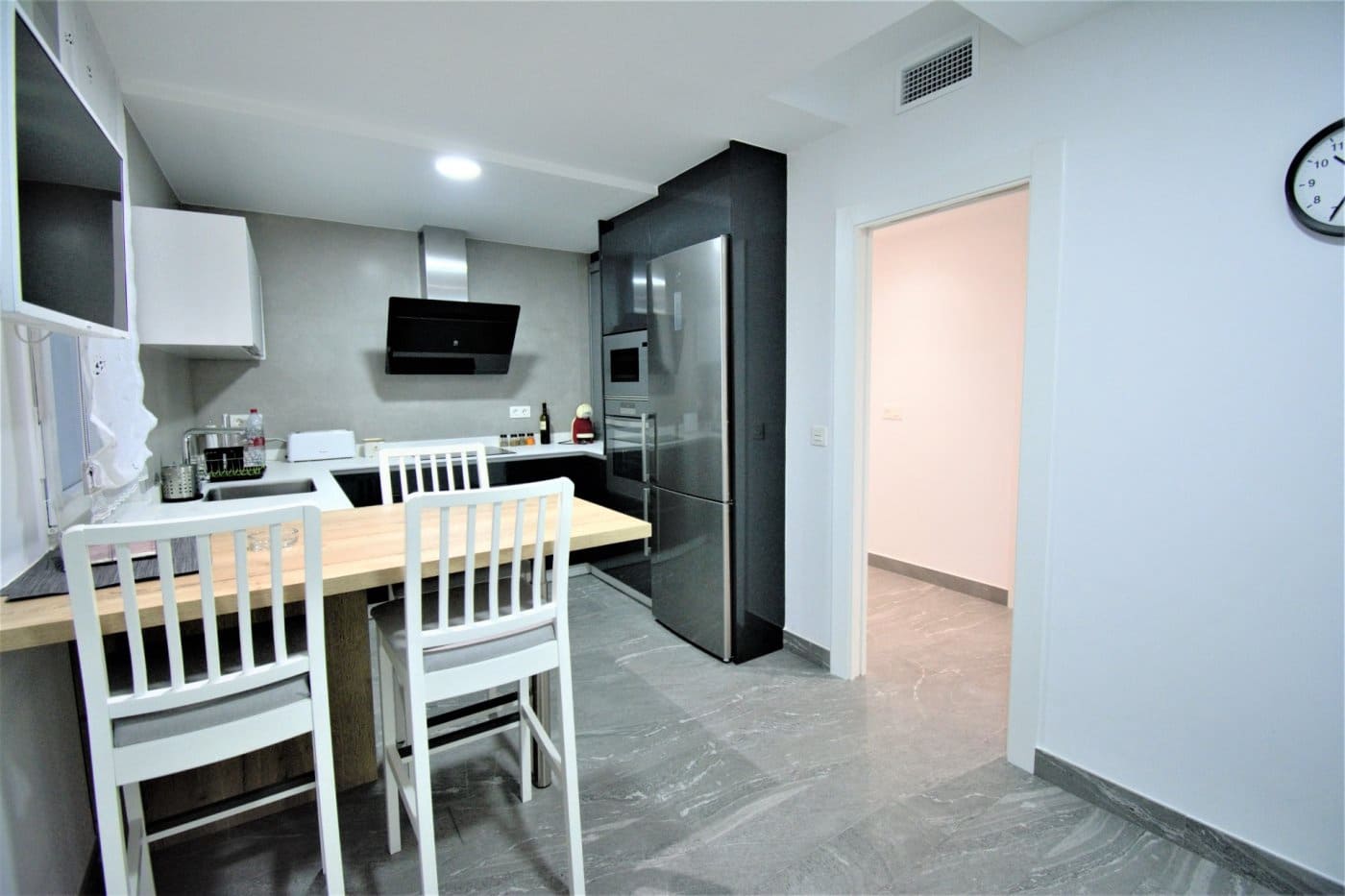 Piso de 3 habitaciones en Granada ciudad en alquiler - 1.200 € (Ref: 6663928)