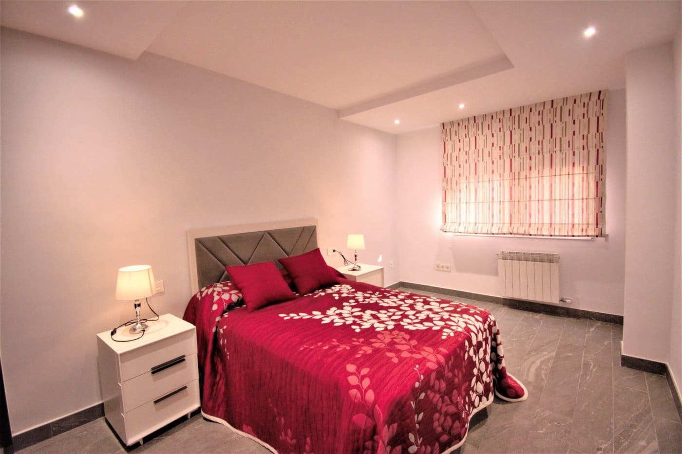 Piso de 3 habitaciones en Granada ciudad en alquiler - 1.200 € (Ref: 6663928)