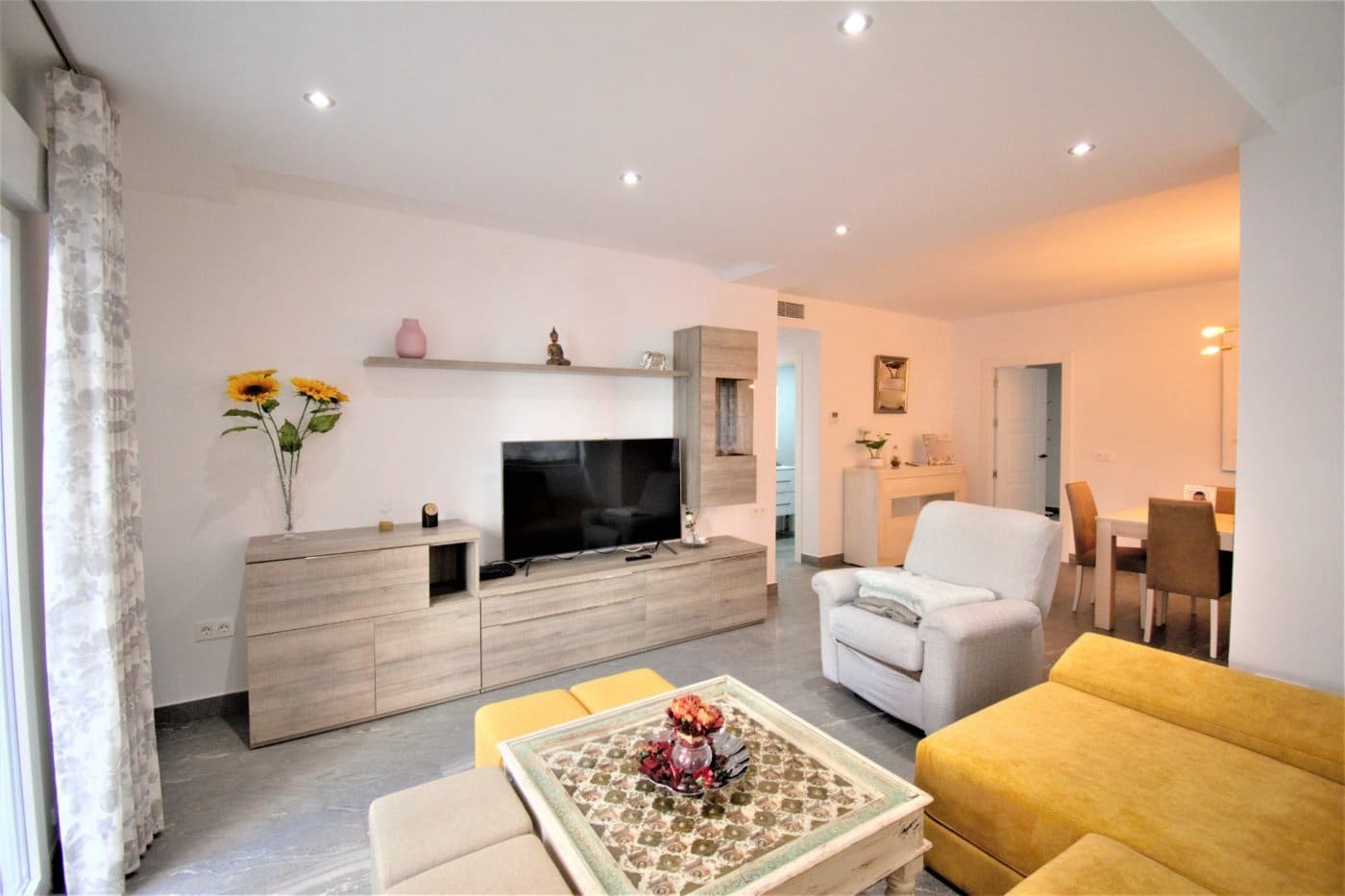 Piso de 3 habitaciones en Granada ciudad en alquiler - 1.200 € (Ref: 6663928)