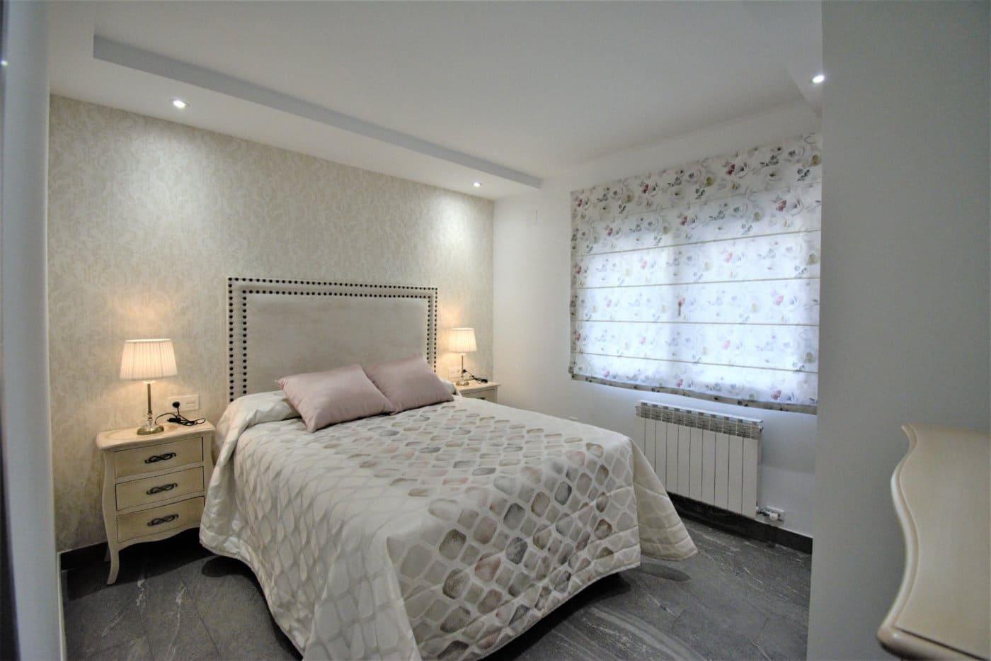 Piso de 3 habitaciones en Granada ciudad en alquiler - 1.200 € (Ref: 6663928)