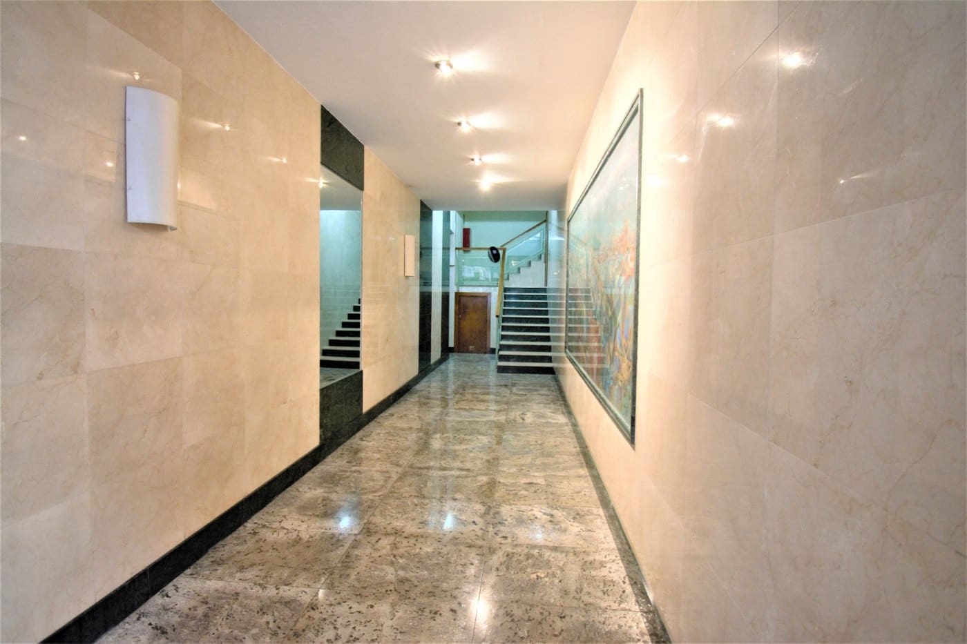 Piso de 3 habitaciones en Granada ciudad en alquiler - 1.200 € (Ref: 6663928)