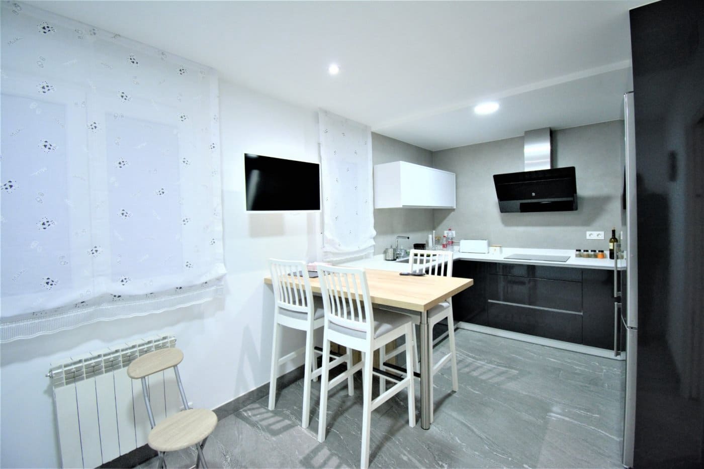 Piso de 3 habitaciones en Granada ciudad en alquiler - 1.200 € (Ref: 6663928)