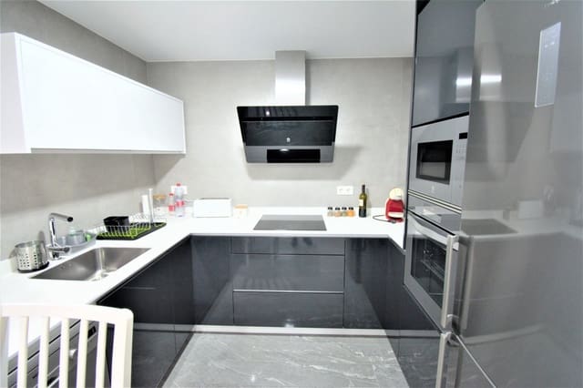 3 bedroom Flat for rent in Granada city - € 1,200 (Ref: 6663928)