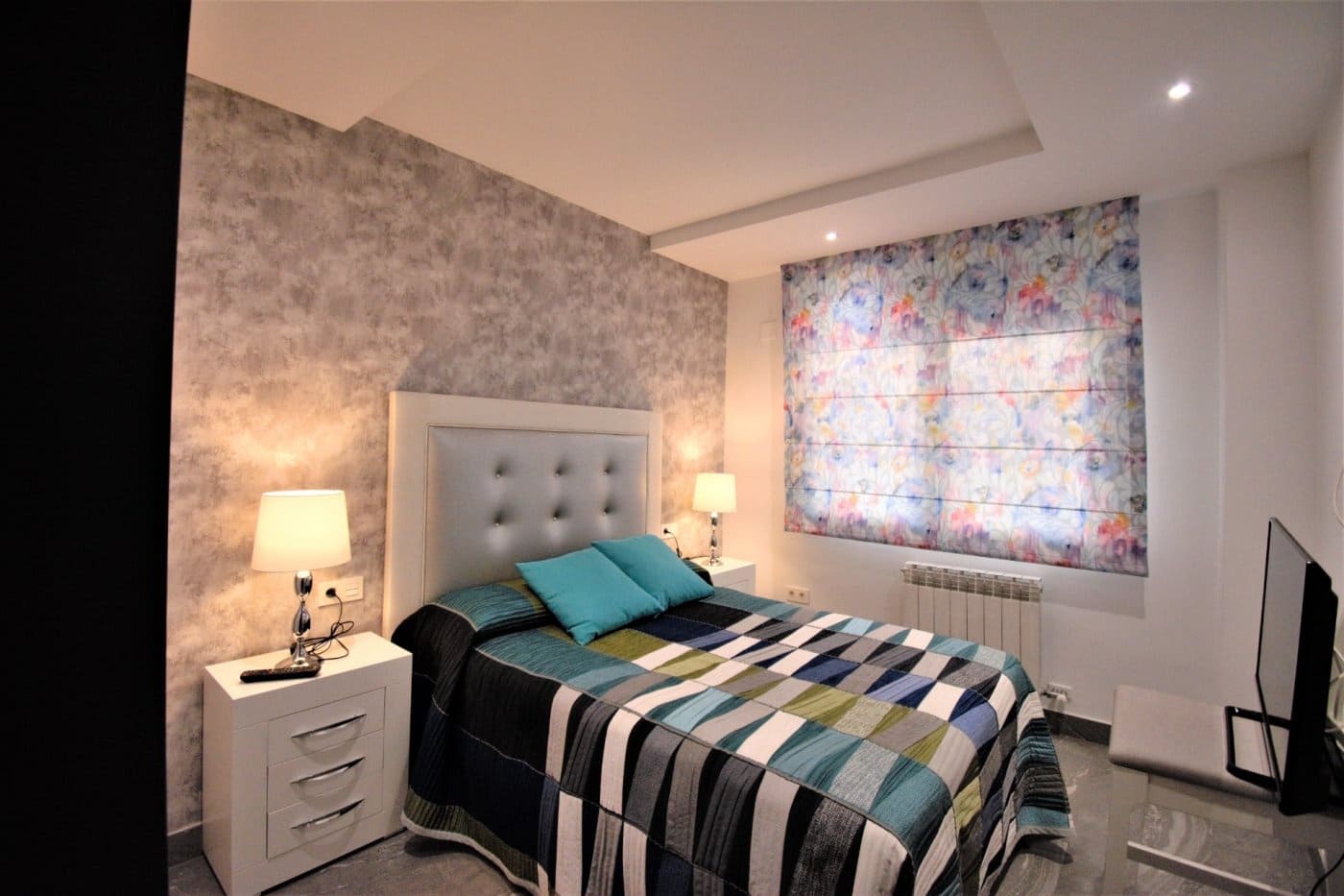 Piso de 3 habitaciones en Granada ciudad en alquiler - 1.200 € (Ref: 6663928)