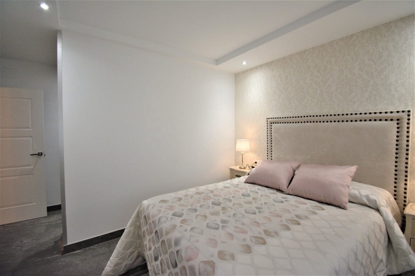 Piso de 3 habitaciones en Granada ciudad en alquiler - 1.200 € (Ref: 6663928)