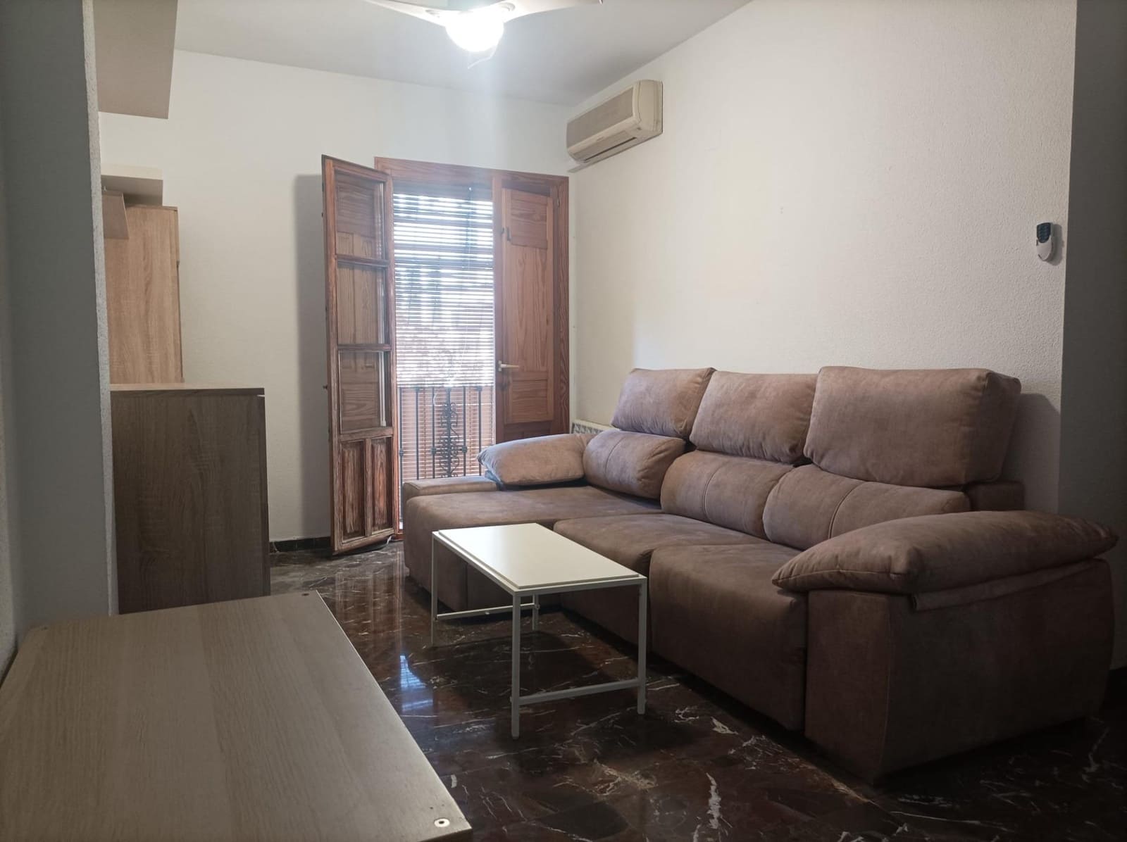 3 soveværelse Lejlighed til leje i Granada by med garage - € 850 (Ref: 6774751)