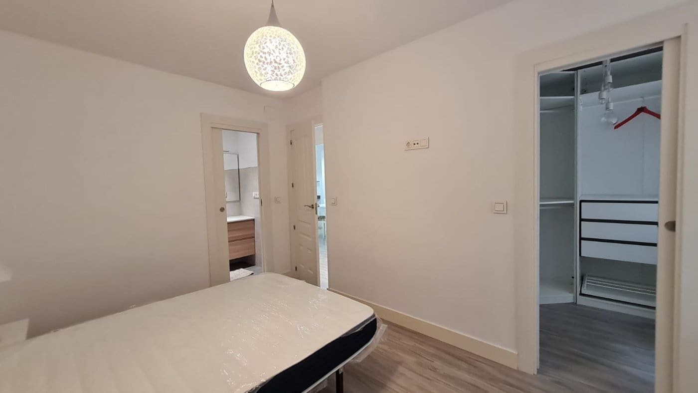 2 sovrum Lägenhet att hyra i Granada stad - 890 € (Ref: 6808028)