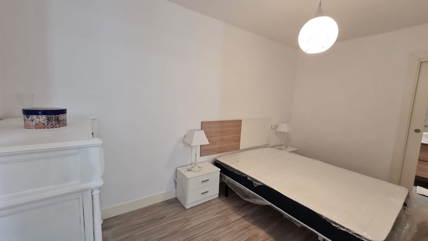 2 sovrum Lägenhet att hyra i Granada stad - 890 € (Ref: 6808028)