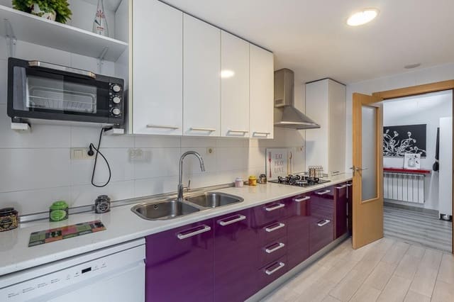 2 sypialnia Mieszkanie do wynajęcia w Miasto Grenada - 820 € (Ref: 6819595)